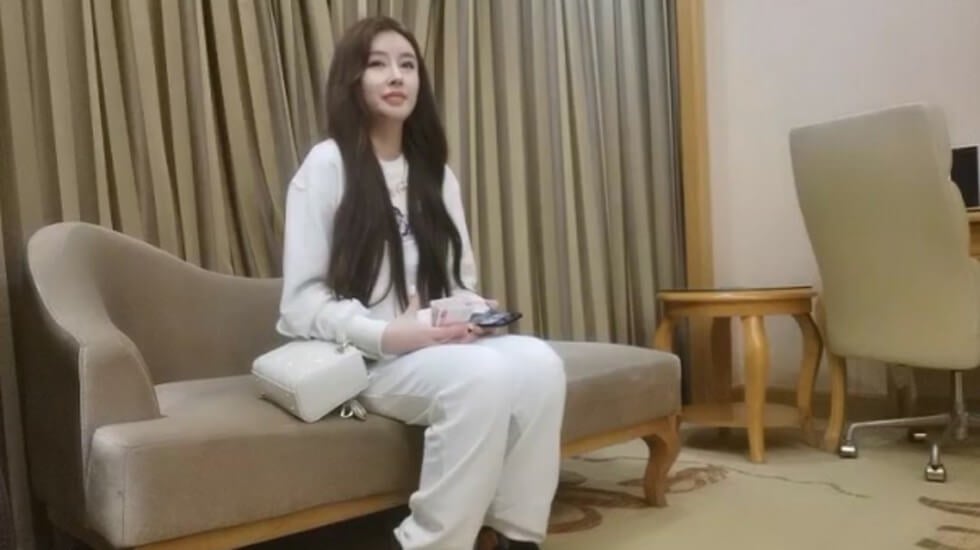 探花系列-高颜值美女后入真销魂 探花系列-高颜值美女后入真销魂