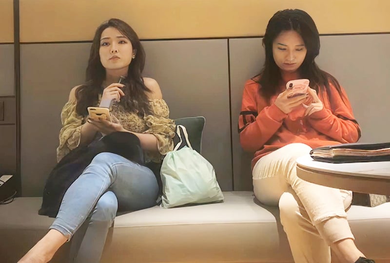 二选一 猜小哥选哪位 留下的这位可真骚呀搞得呻吟连连! 二选一 猜小哥选哪位 留下的这位可真骚呀搞得呻吟连连!