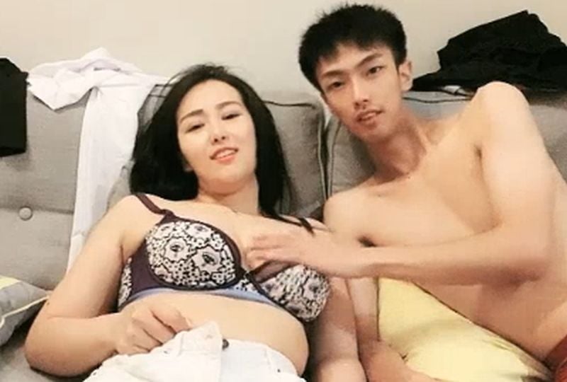 豪乳美女和排骨男激情交戰! 豪乳美女和排骨男激情交戰!