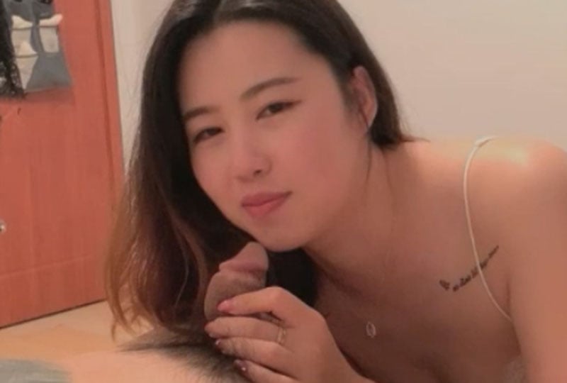美艳少妇润滑小穴等你插! 美艳少妇润滑小穴等你插!