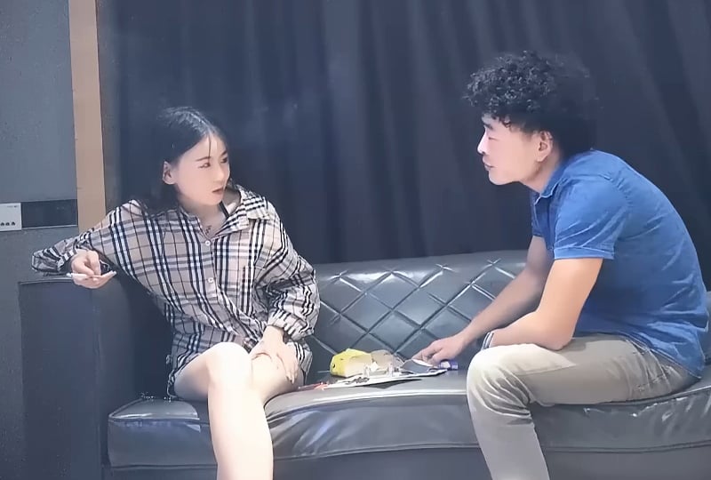 4000约很漂亮的00后小美女,被大鸡巴直接怼哭了,还直接干了两炮,隔着屏幕都能感觉到疼! 4000约很漂亮的00后小美女,被大鸡巴直接怼哭了,还直接干了两炮,隔着屏幕都能感觉到疼!