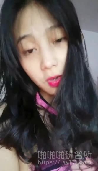 清纯小朱妹要洗澡也不忘记跟观众互动 清纯小朱妹要洗澡也不忘记跟观众互动