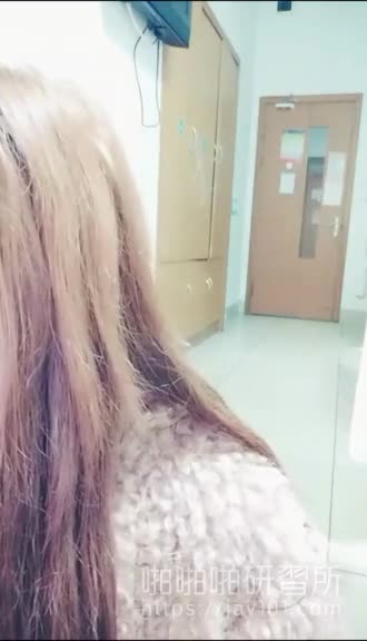 男友出院前一天到医院探病一见面就脱内裤挑逗:你住院人家还是想要被襙阿 男友出院前一天到医院探病一见面就脱内裤挑逗:你住院人家还是想要被襙阿