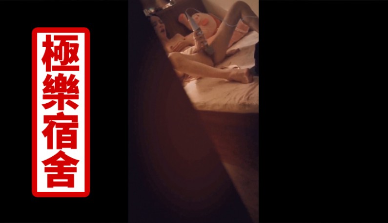 女儿偷看A片被抓到~老爸用肉棒严厉处罚她!! 女儿偷看A片被抓到~老爸用肉棒严厉处罚她!!