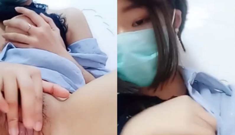 短髮嫩妹子~半夜三点睡不着~决定把奶子掏出来玩~! 短髮嫩妹子~半夜三点睡不着~决定把奶子掏出来玩~!
