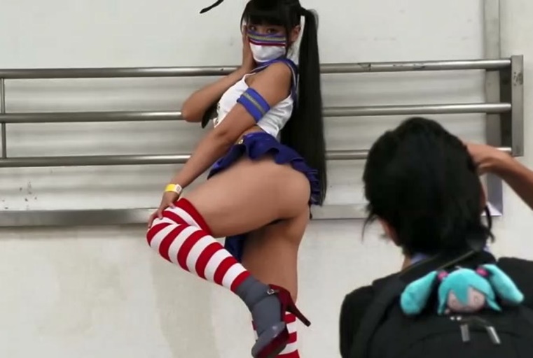 各式COS超大尺度动漫展 动漫爆乳女神降临 大胆豪放掰开给你拍 超级社保 堪比成人展