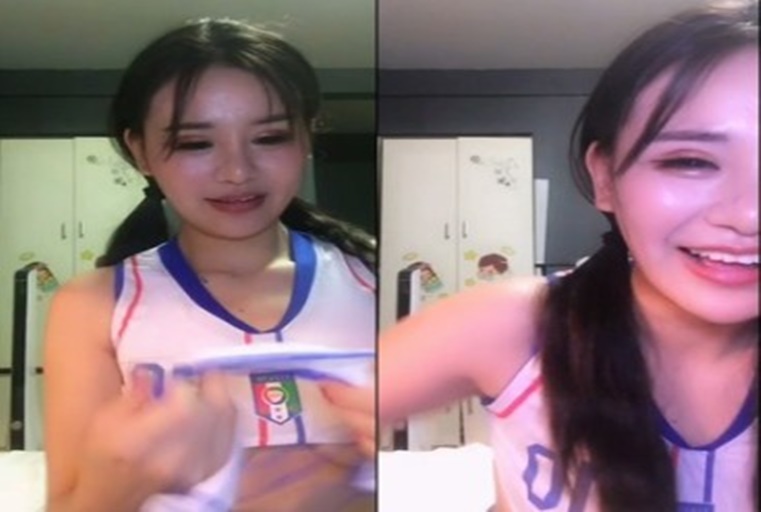 风骚嫩妹主播骚幼师收费直播秀~各种插穴自慰很是诱人!! 风骚嫩妹主播骚幼师收费直播秀~各种插穴自慰很是诱人!!