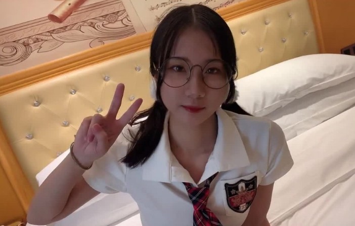 史上最清纯学生妹制服诱惑！全程高清露脸超完美呈现