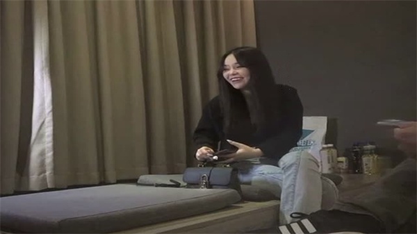 91沈先生：高颜值反差婊激情吃鸡啪啪，前凸后翘大长腿欲火焚身！