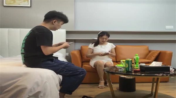 万众粉丝翘首以盼：良家少妇的激情诱惑首秀