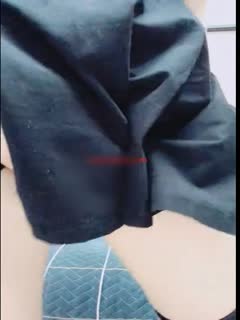网红美女主播剧情演绎下班忘带钥匙在对面邻居家等妈妈回来时故意勾引邻居啪啪! 网红美女主播剧情演绎下班忘带钥匙在对面邻居家等妈妈回来时故意勾引邻居啪啪!